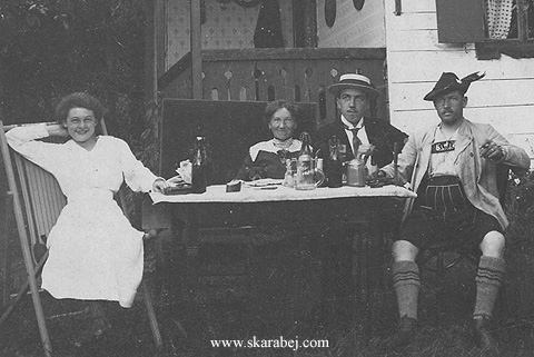 Skarabej - at the table